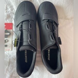 NWT Never Worn Bontrager Sonic Spinning/Cycling Shoes with Clips and Heel Insert